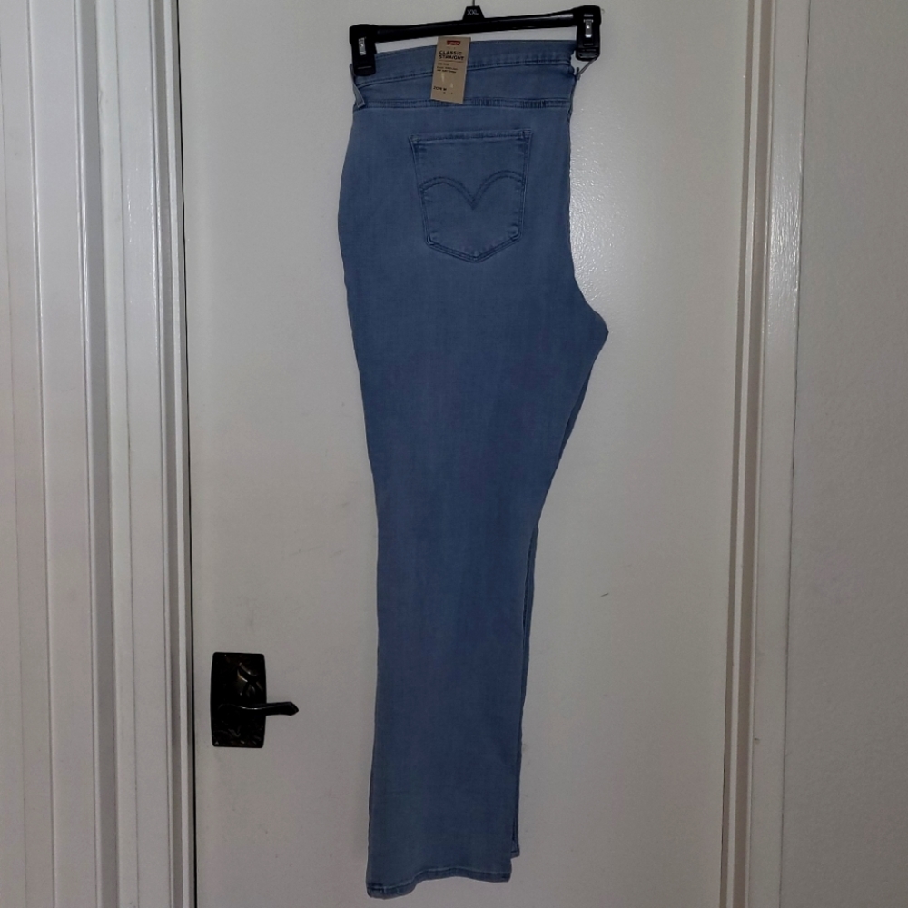 Levi's classic straight fit
